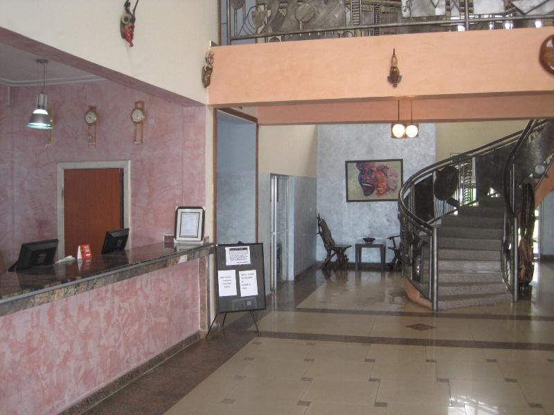 Axari Hotel Suites