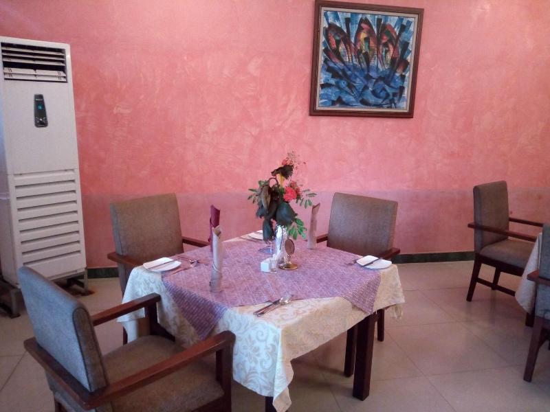 Axari Hotel Suites
