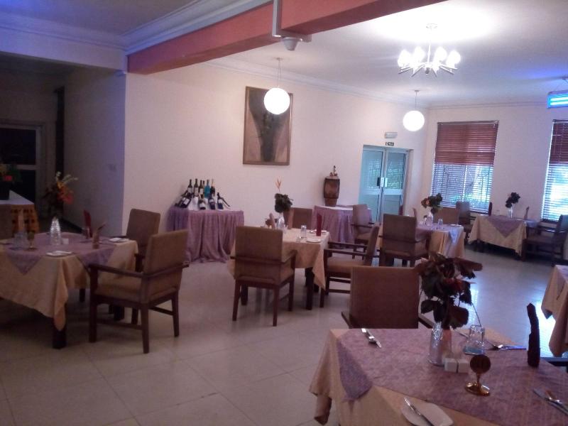 Axari Hotel Suites