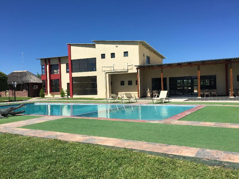 Shumba Lodge, Tutume