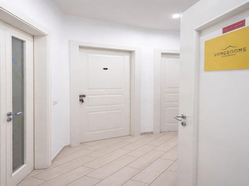 Vomerooms image