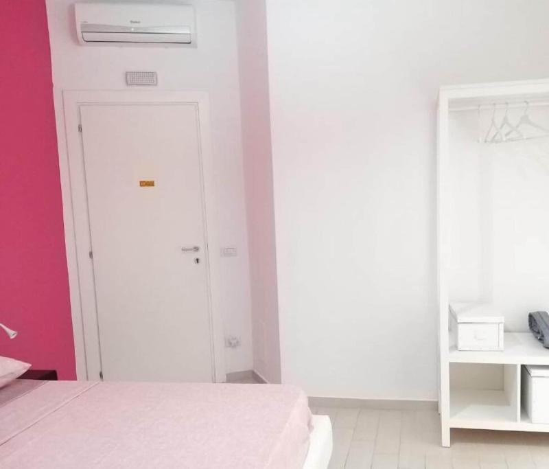 Vomerooms image