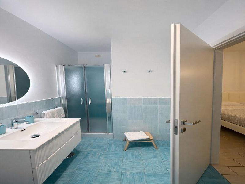 Vomerooms image
