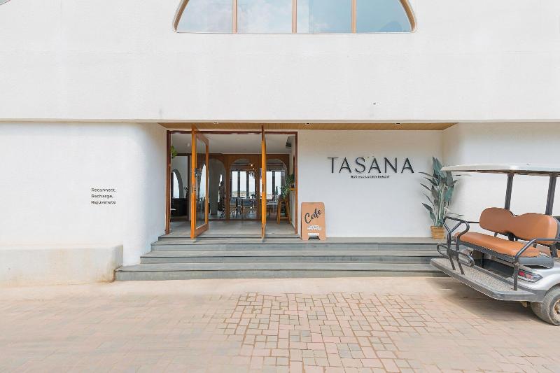 Tasana Bar And Luxury Resort image
