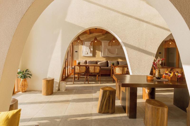 Tasana Bar And Luxury Resort image