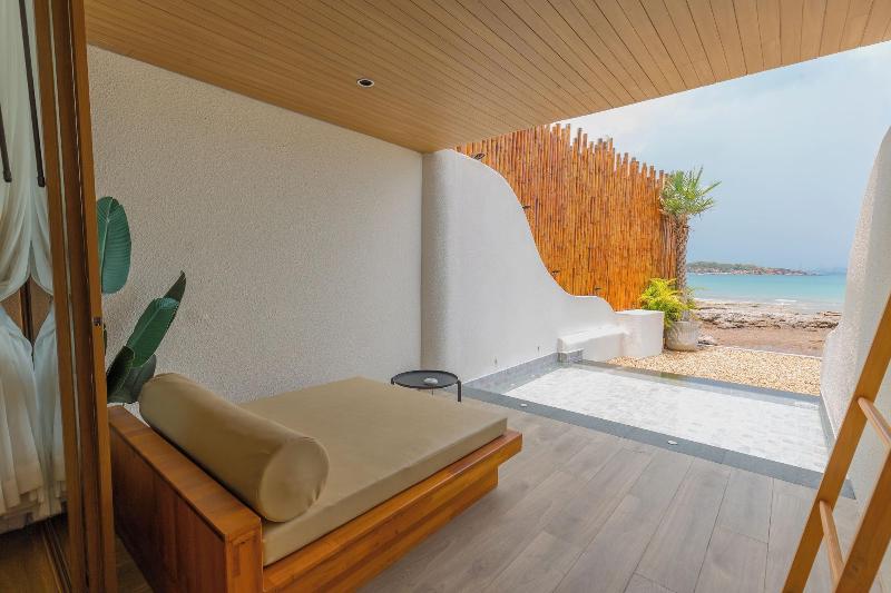 Tasana Bar And Luxury Resort image