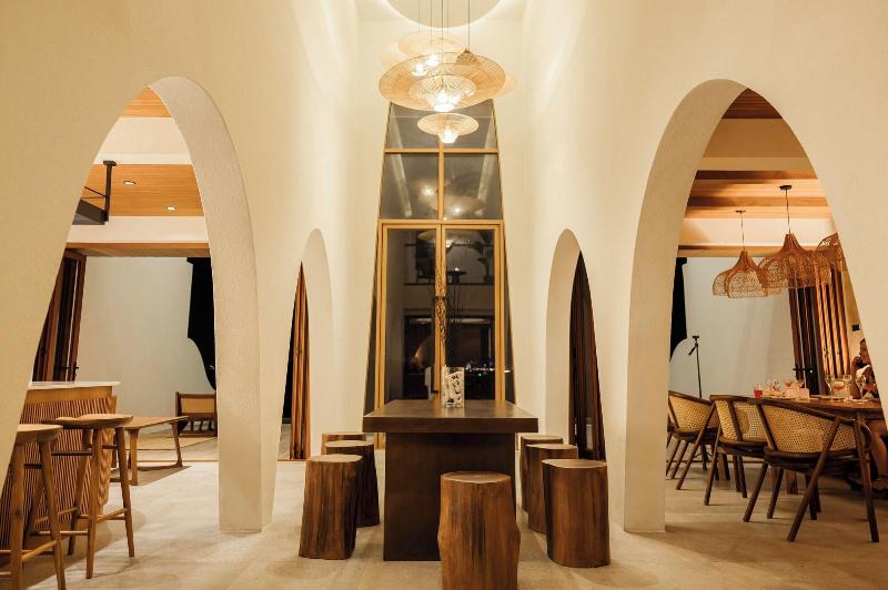 Tasana Bar And Luxury Resort image