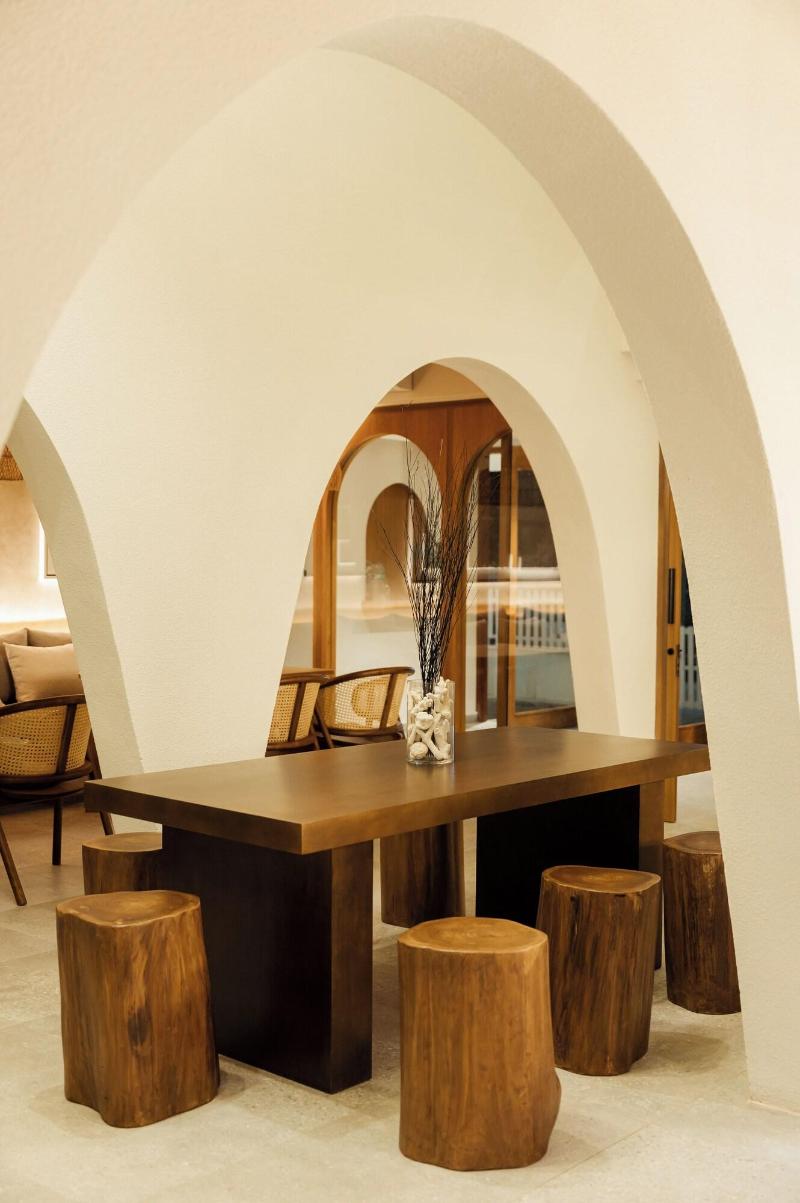 Tasana Bar And Luxury Resort image