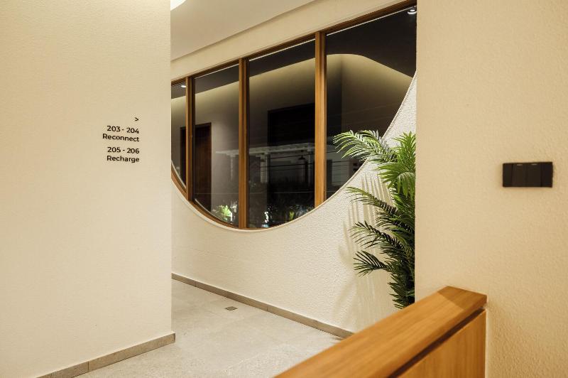 Tasana Bar And Luxury Resort image