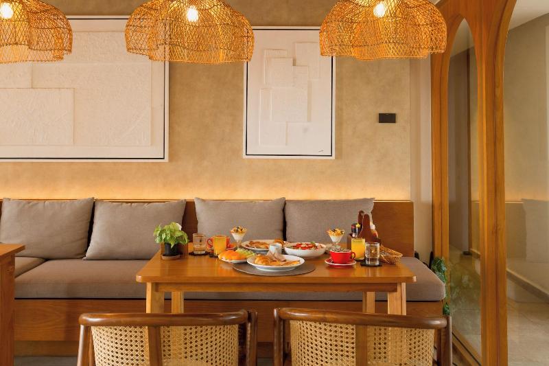 Tasana Bar And Luxury Resort image