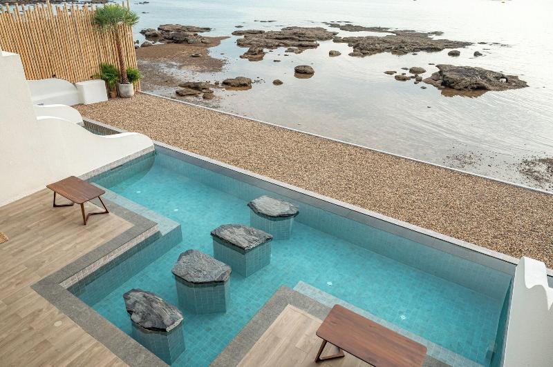 Tasana Bar And Luxury Resort image