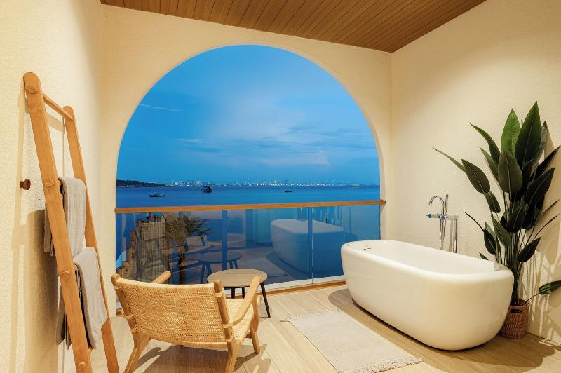 Tasana Bar And Luxury Resort image