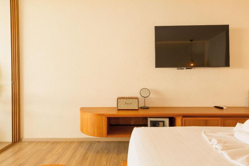 Tasana Bar And Luxury Resort image