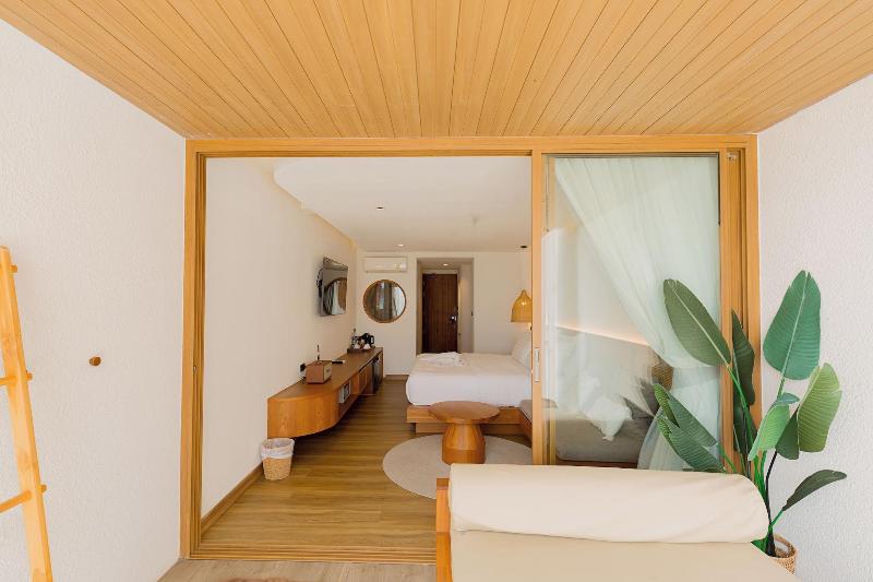 Tasana Bar And Luxury Resort image