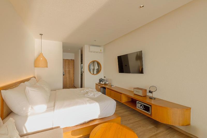 Tasana Bar And Luxury Resort image