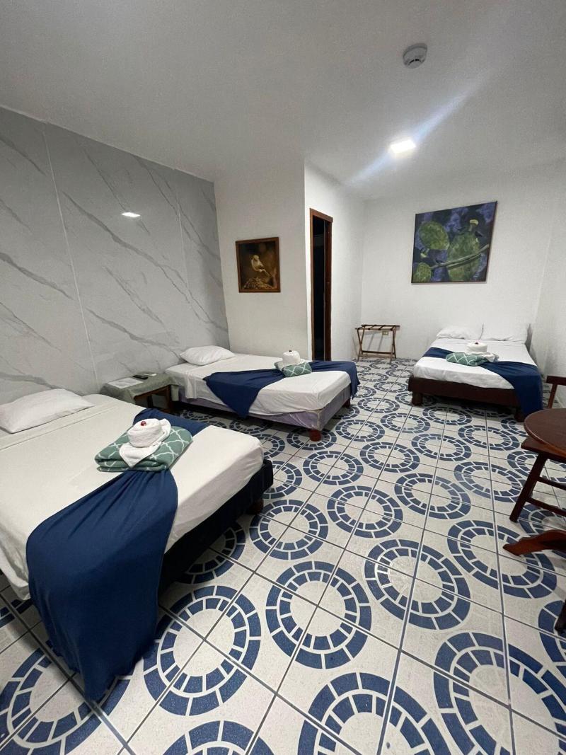 Gardner Hostal image