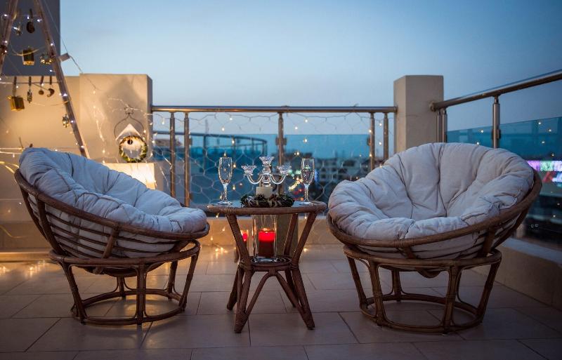 Redcon Suites image
