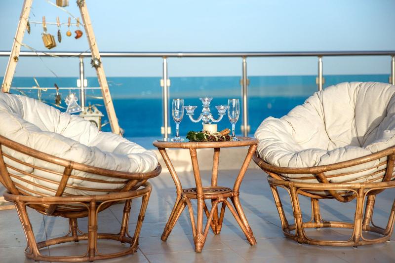 Redcon Suites image