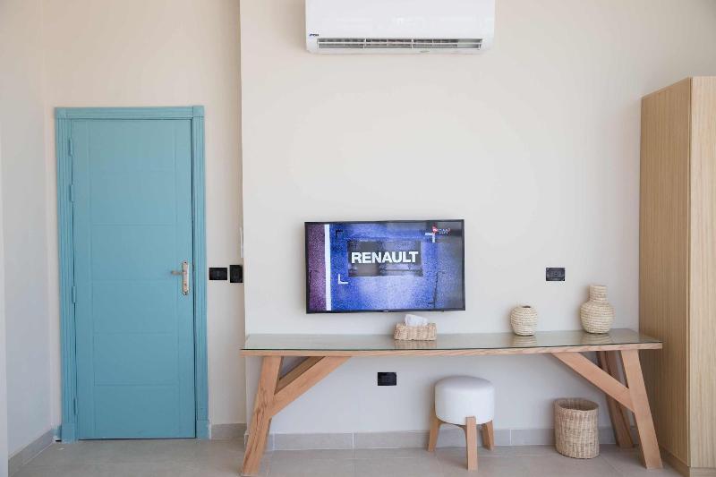Redcon Suites image