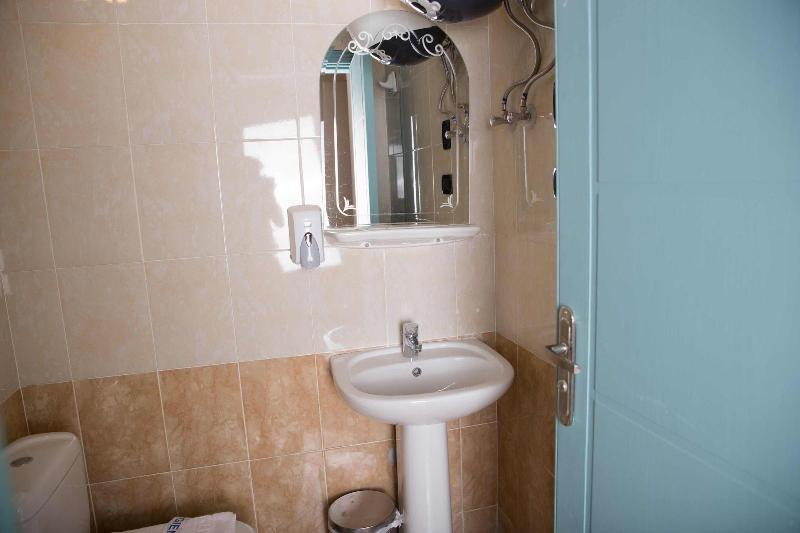 Redcon Suites image