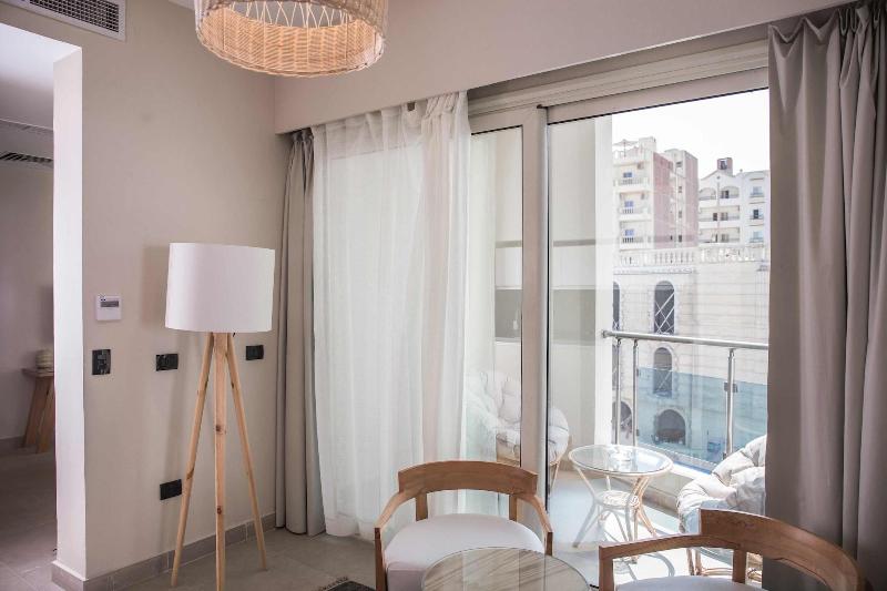Redcon Suites image