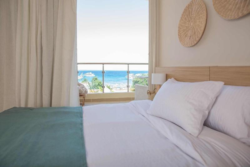 Redcon Suites image