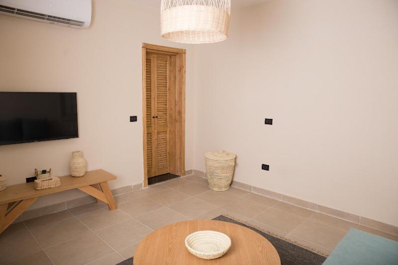 Redcon Suites image