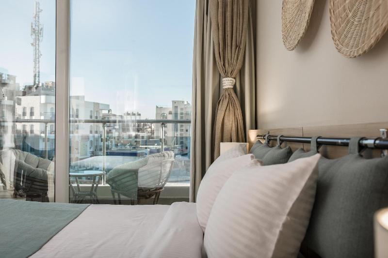 Redcon Suites image
