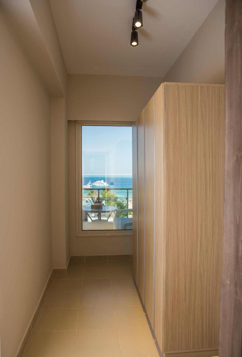 Redcon Suites image