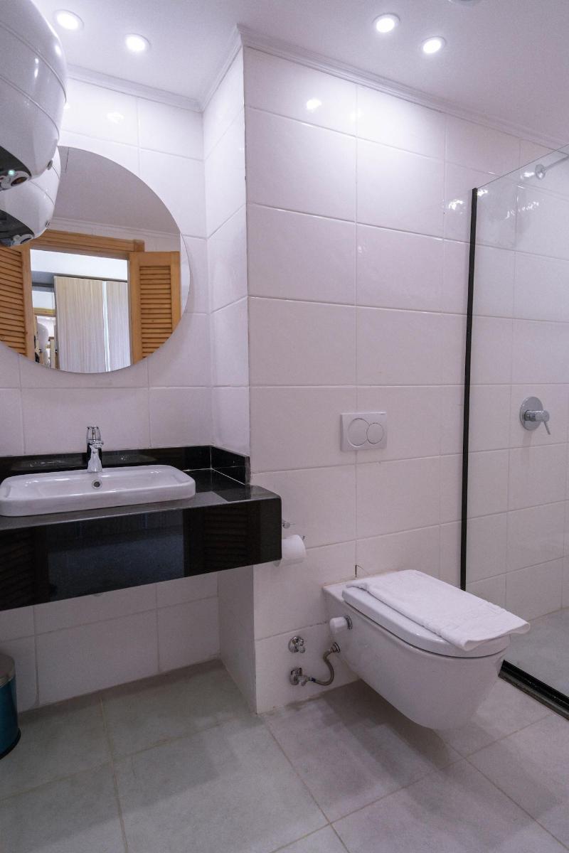 Redcon Suites image