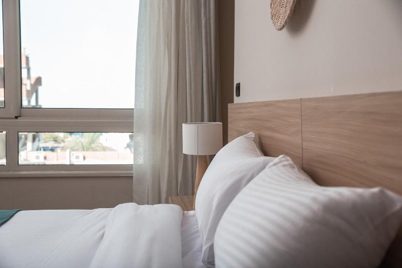 Redcon Suites image