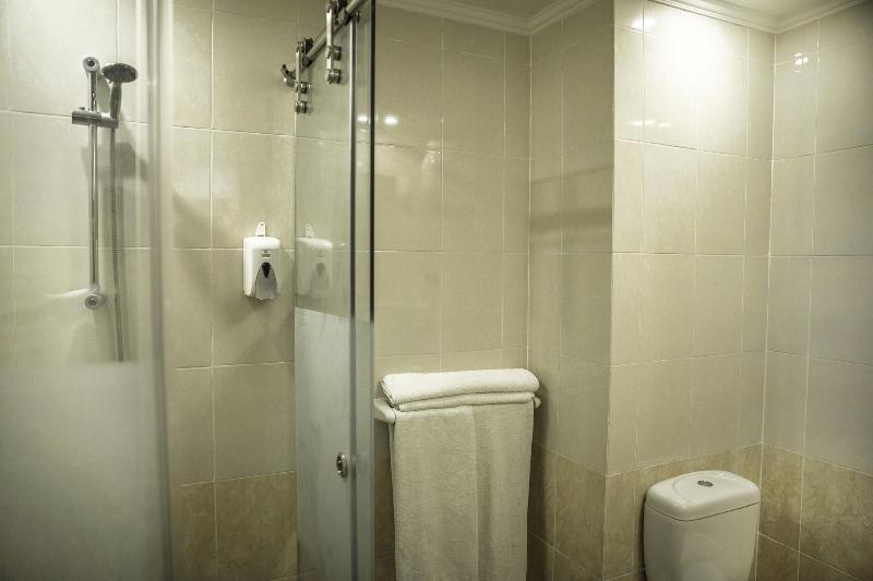 Redcon Suites image
