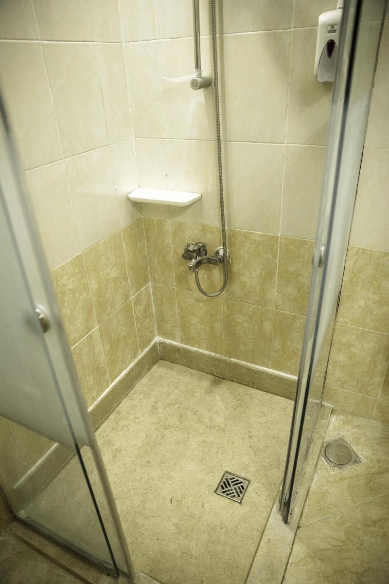 Redcon Suites image