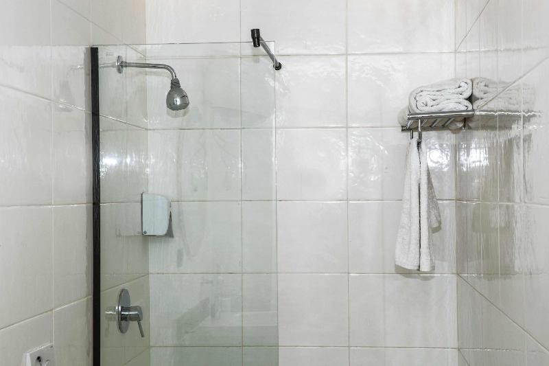 Redcon Suites image
