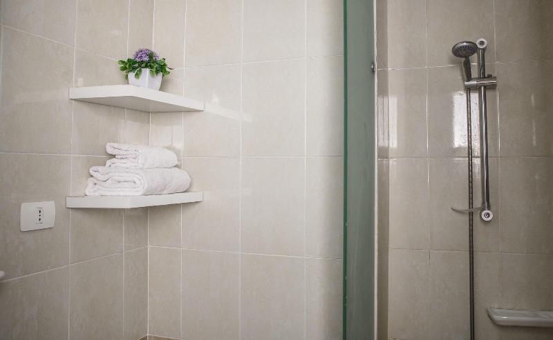 Redcon Suites image