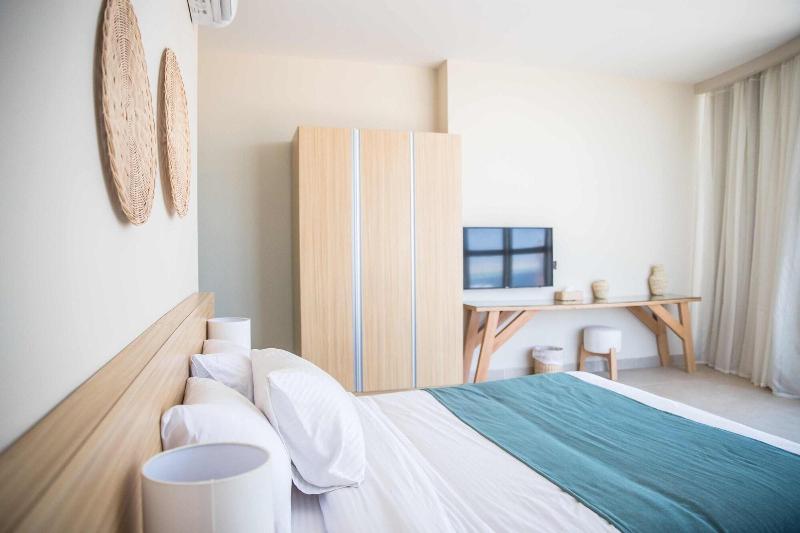 Redcon Suites image