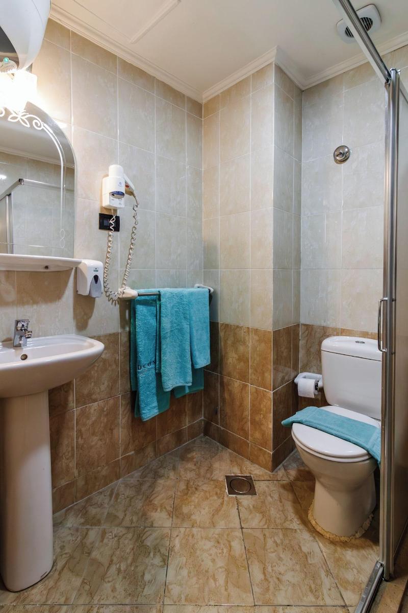 Redcon Suites image