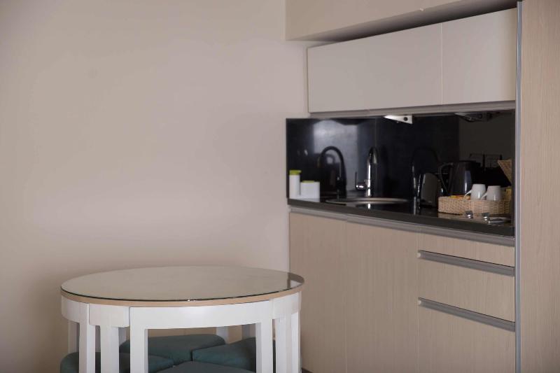 Redcon Suites image