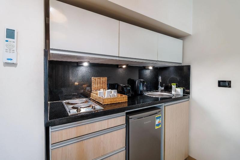 Redcon Suites image