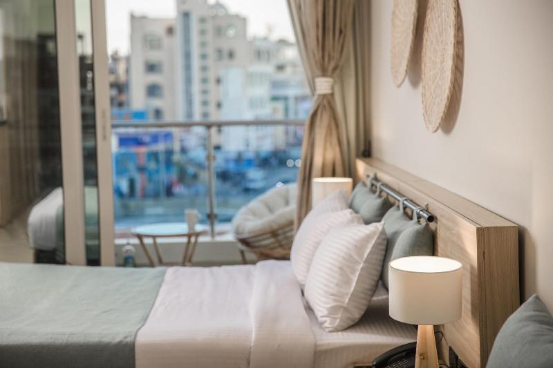 Redcon Suites image