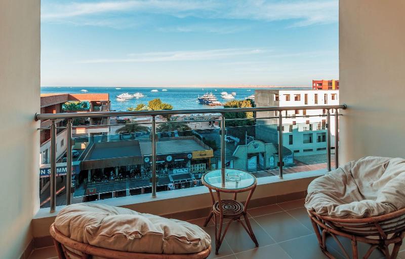 Redcon Suites image