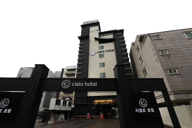 Cielo Hotel image