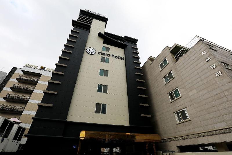 Cielo Hotel image