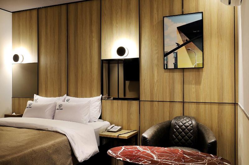 Cielo Hotel image