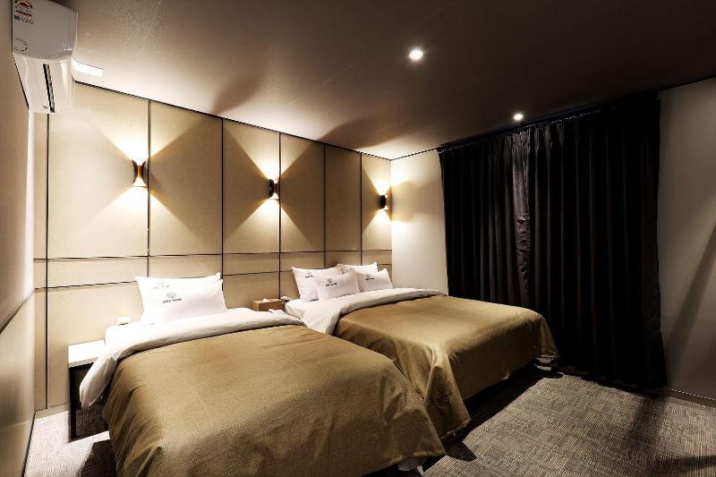 Cielo Hotel image