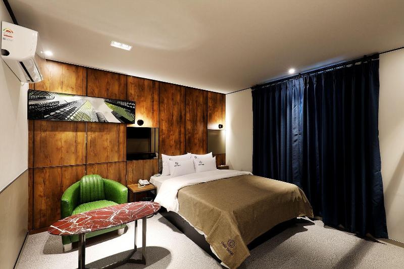 Cielo Hotel image