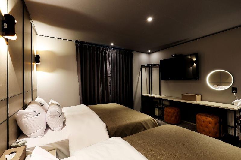 Cielo Hotel image