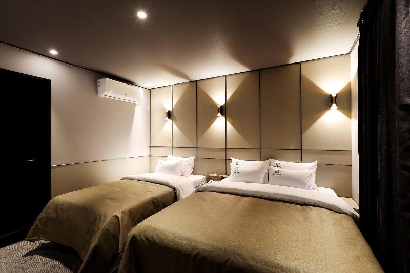 Cielo Hotel image