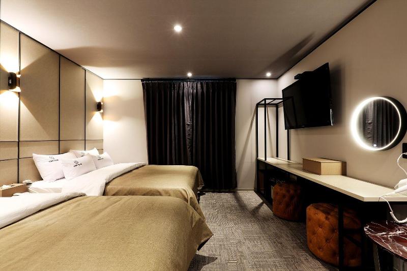 Cielo Hotel image