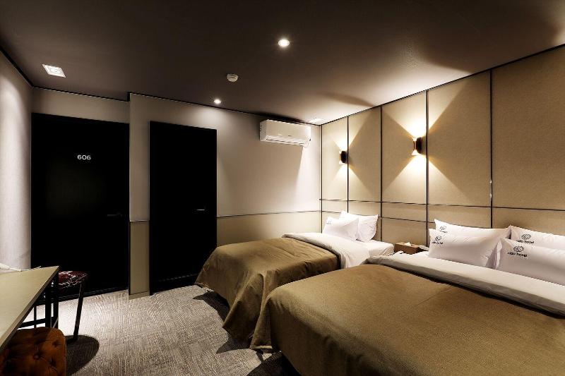 Cielo Hotel image